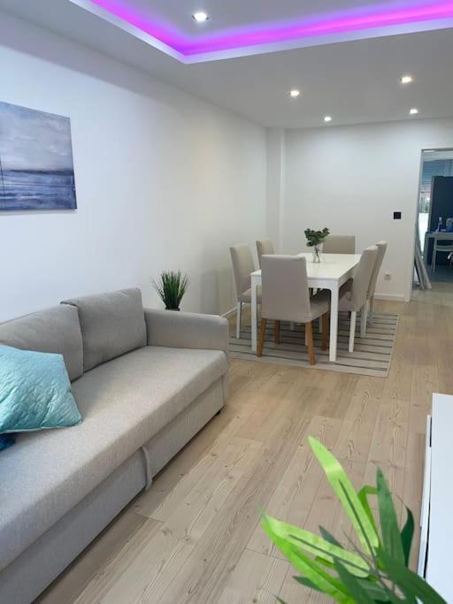 Lovely 2 Bedroom Apartment In South Lisbon Barreiro  Eksteriør billede