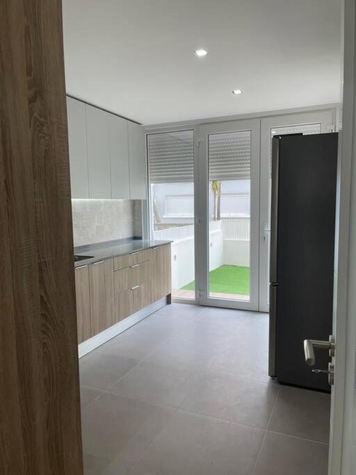 Lovely 2 Bedroom Apartment In South Lisbon Barreiro  Eksteriør billede